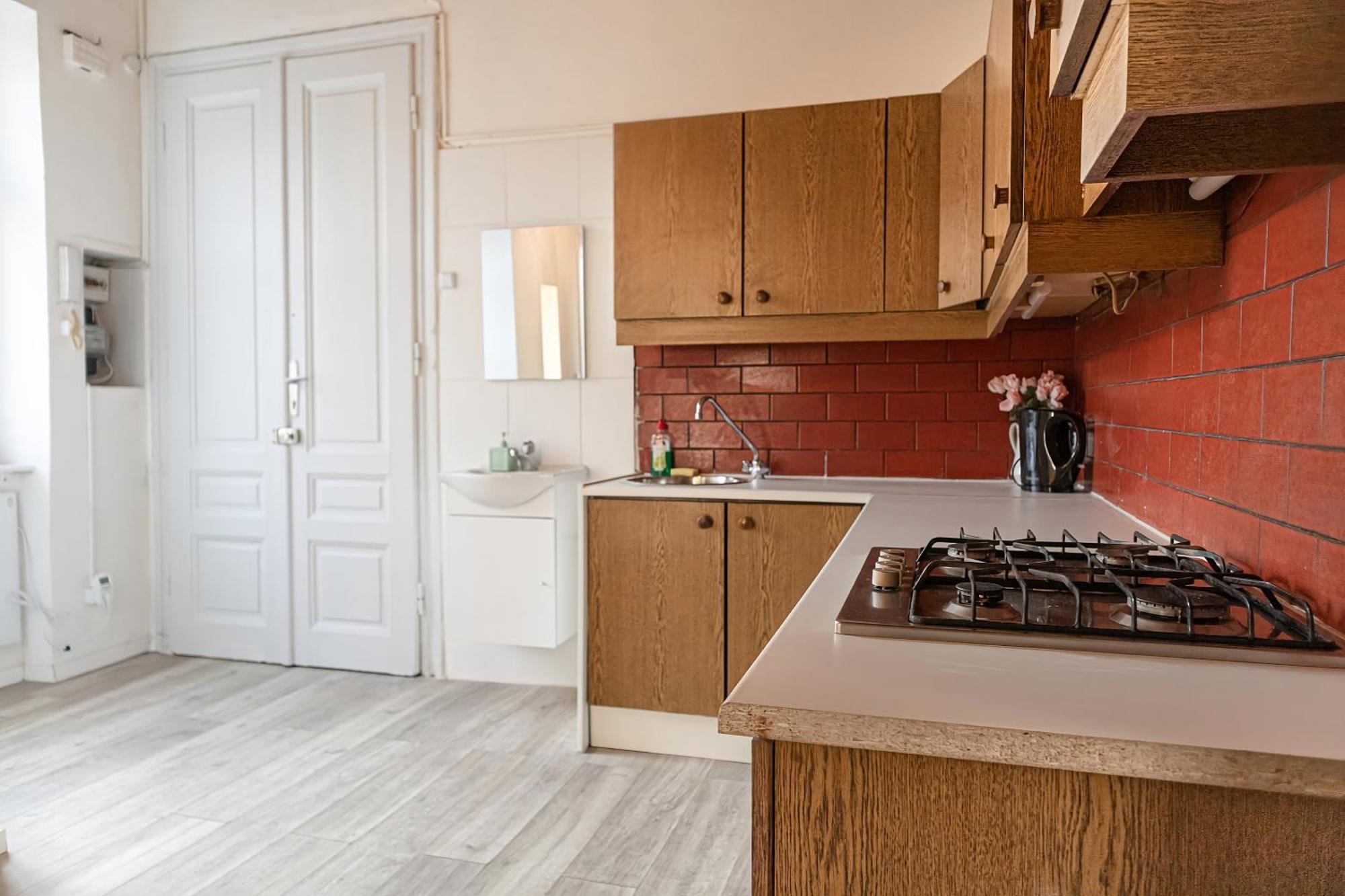 Apartment Private In Shared At Location For Longstays *