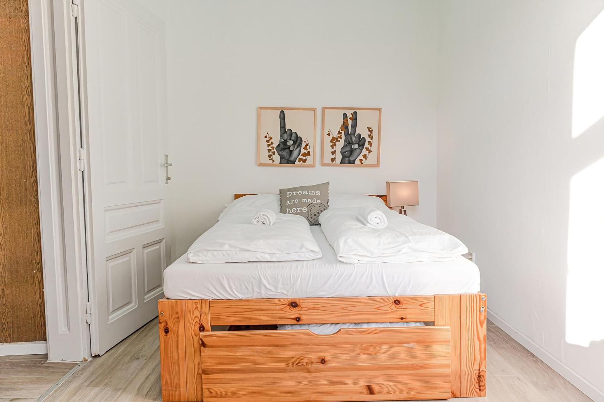 Private In Shared At Location For Longstays Apartment *